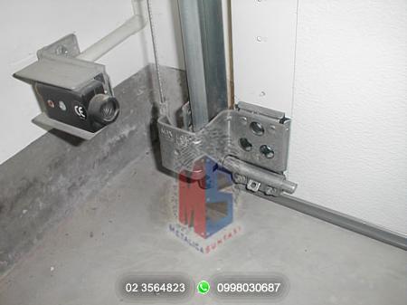 Catalogo puertas: Puertas Seccionadas:  >APLICACION SOPORTE DE BOTON